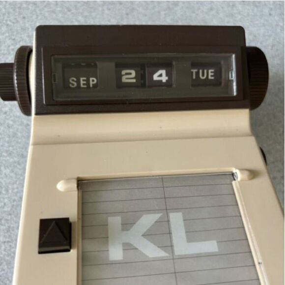 Radio Shack Auto Directory *Read* - Picture 2 of 7